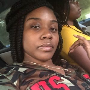 Meet your Posher, Brittney